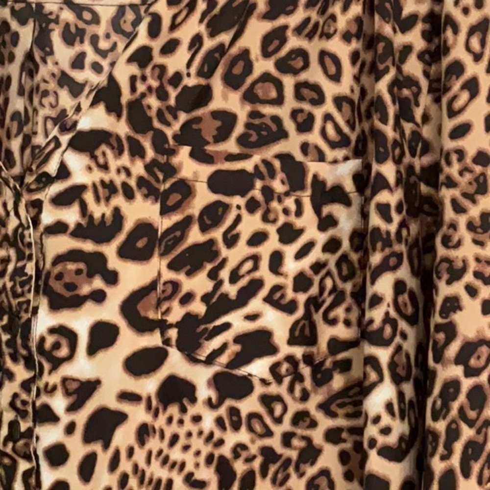 Live 4 truth 3x leopard print high low blouse with 3/4 inch sleeves - Picture 2 of 5